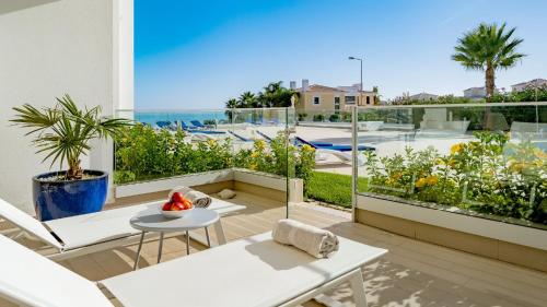 Luxury Ocean Apartment, Porto de Mos, Lagos