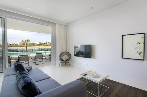 Luxury Ocean Apartment, Porto de Mos, Lagos