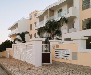 Luxury Ocean Apartment, Porto de Mos, Lagos