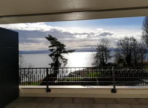 MAISON AMAND - NEU. Am See. Privatstrand.