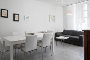 Appartements Maison Borrel 92 Rue Barbacane 11000 Carcassonne Languedoc-Roussillon