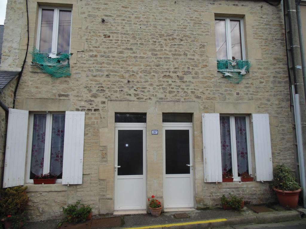 Appartements Maison en Pierre 37 rue nationale 14520 Port-en-Bessin-Huppain