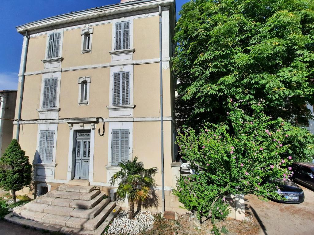 Appartements Maison Jean Chapelle 1 Avenue de la Synagogue 84000 Avignon