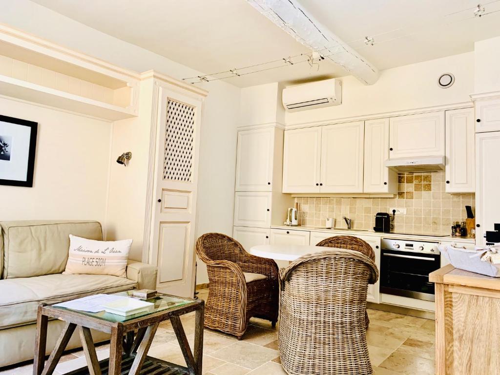 Appartements Maison Saint-Tropez 1 Rue Saint-Tropez 83990 Saint-Tropez