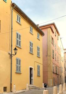 Appartements Maison Saint-Tropez 1 Rue Saint-Tropez 83990 Saint-Tropez Provence-Alpes-Côte d\'Azur