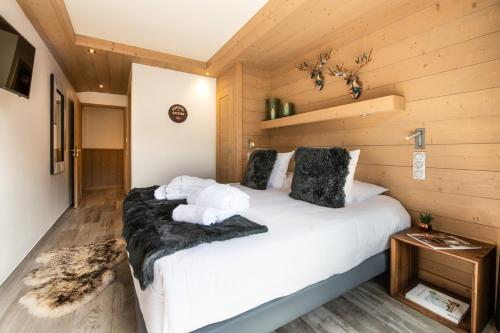 Mammoth Lodge by Alpine Residences