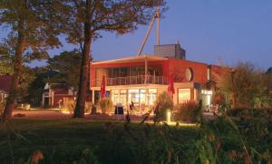 Marina Eldenburg - Ferienhäuser und Bootsverleih am Tor zur Müritz