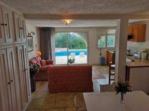 Mas Alto Apartments