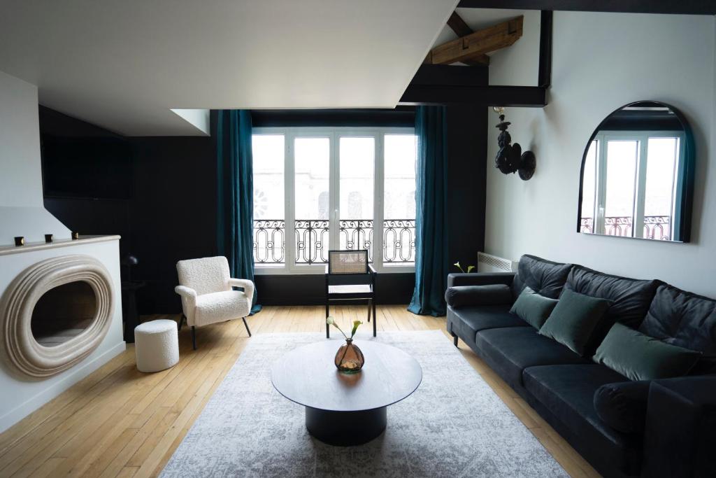 Appartements Mithouard Apartments 1 bis Place Président Mithouard 75007 Paris