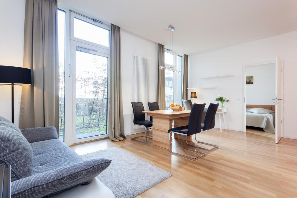 Modern Apartment in the Luxury Complex Marthashof Schwedter Strasse 40, 10435 Berlin