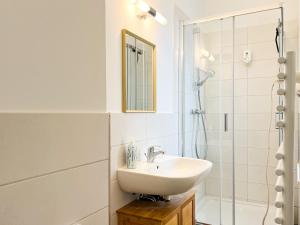 modern apartments with netflix in minden