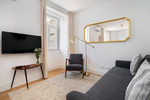 Modern Lisbon Apartments by SoulPlaces