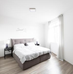 Appartements Moderne 2 Zimmer Ferienwohnung mit Dachterrasse - 95qm 82 Carsten-Lücken-Straße 27574 Bremerhaven Brême