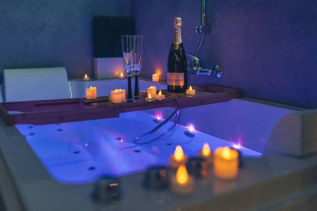 Appartements Mon Nid d'Amour - Jacuzzi Privatif - Centre Ville du Mans 1 21 Rue de la Galère 72100 Le Mans