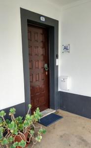 Moniz House