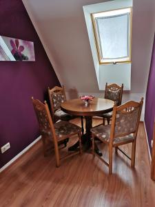 Appartements Monteur- und Ferienwohnung im Obergeschoss und Dachgeschoss - Familie Weber Hauptstr. 35 09661 Bockendorf Saxe