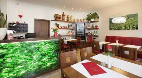 Muellers Weingut und Weinstube im Auerberg