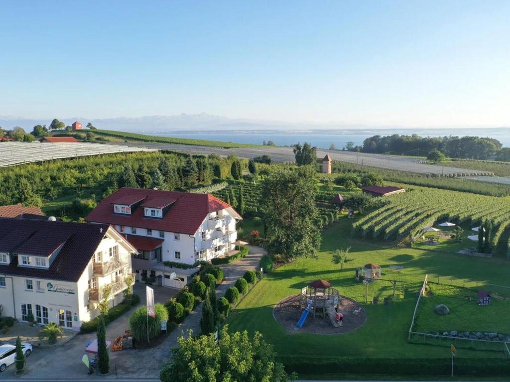 Appartements Obst- und Ferienhof Gomeringer 16A Altenbergstraße 88090 Immenstaad am Bodensee