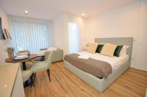 Oliva Teles 53 Apartments