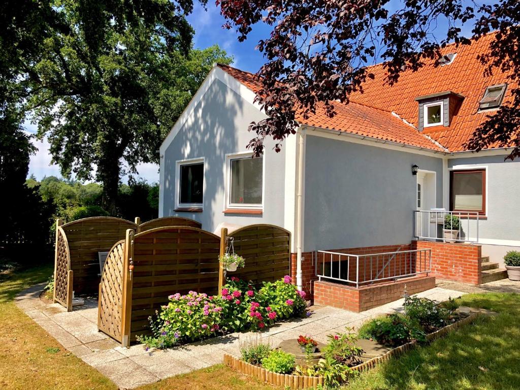 Appartements Ostseehaus Oe Altonaer Weg 1 23730 Sierksdorf