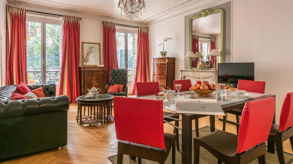 Appartements Paris Historic Marais Montorgueil 23 rue Palestro 75002 Paris