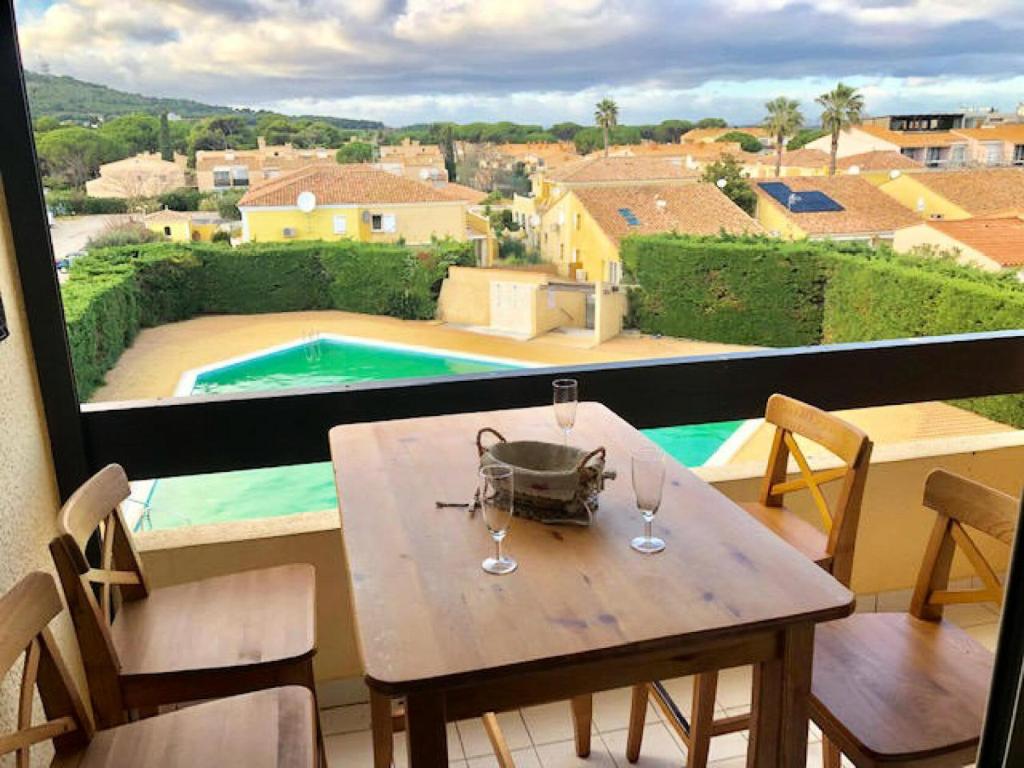 Peniche Surf Camp luxurious Two & Three Room Apartments 2520-057 Peniche