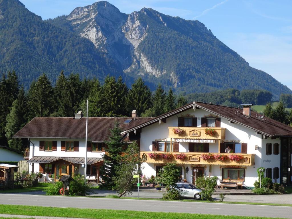 Appartements Pension Gästehaus Erika Traunsteiner Straße 73 83334 Inzell