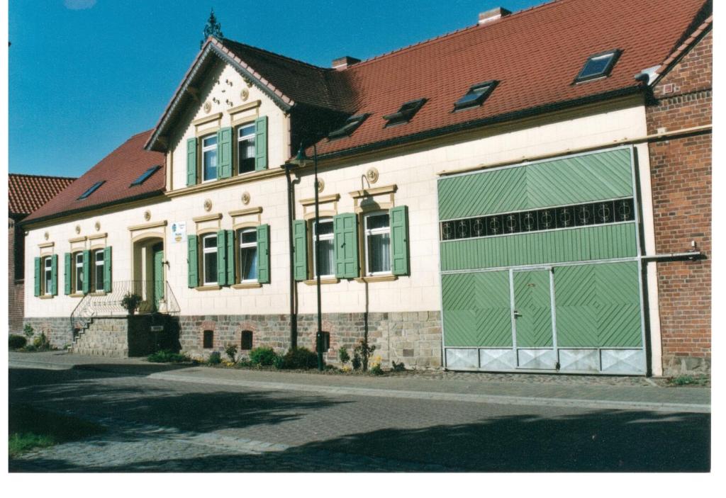 Appartements Pension Güldenpfennig Bucher Kirchstr. 15 39590 Tangermünde