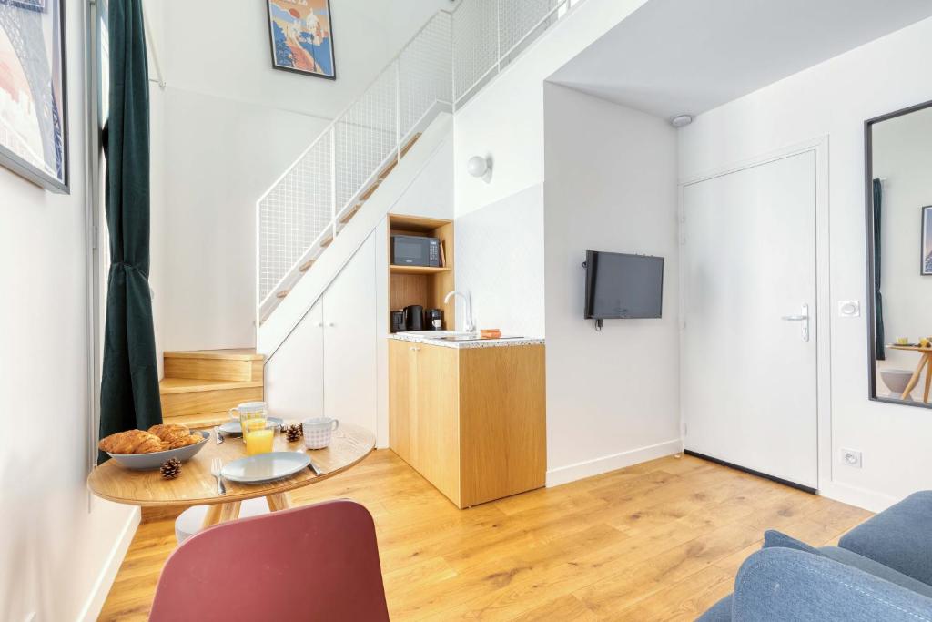 Pick A Flat's Apartments in Opera Saint Lazarre - Rue de l'Isly