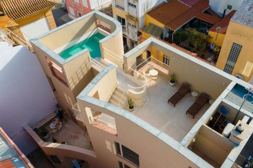 Pombaline Building W/Pool by LovelyStay