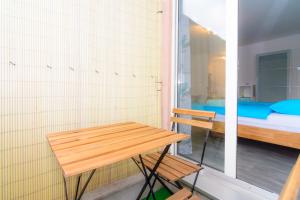 Private apartments close to subway