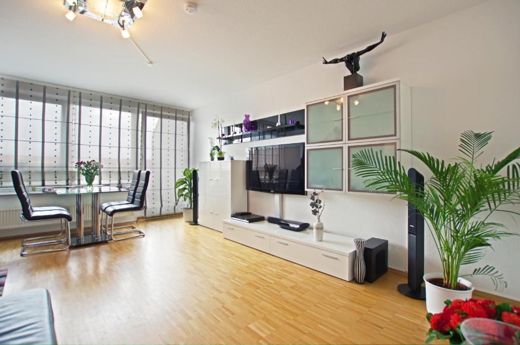 Private Apartments near Exhibition Center Lutherstraße 12 (only office), 30171 Hanovre