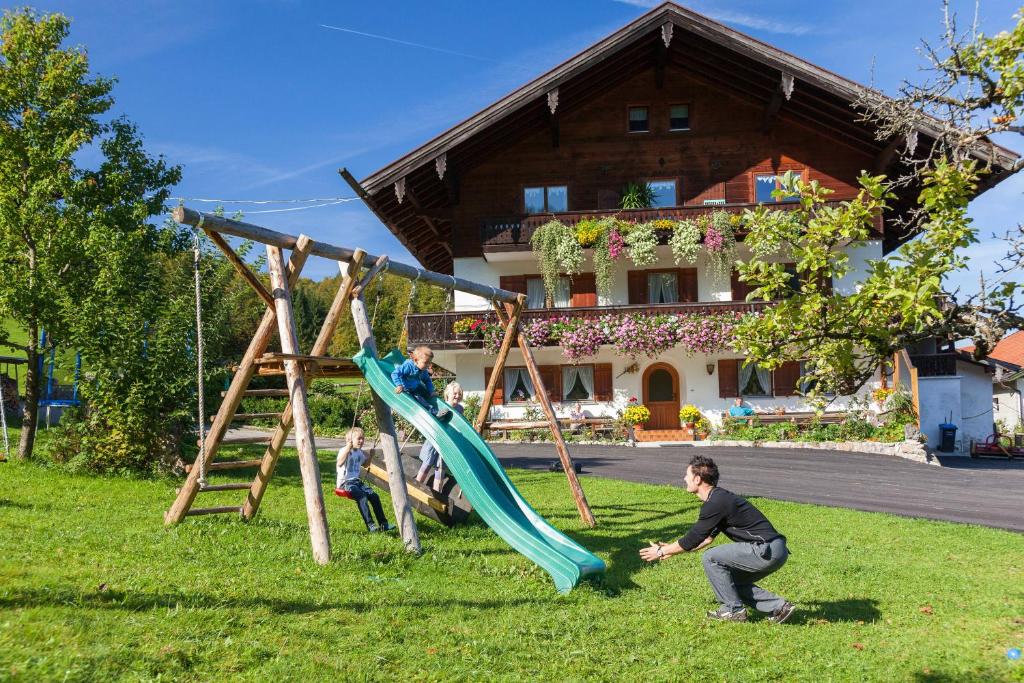 Appartements Rauchenbichlhof Froschsee 12 83324 Ruhpolding