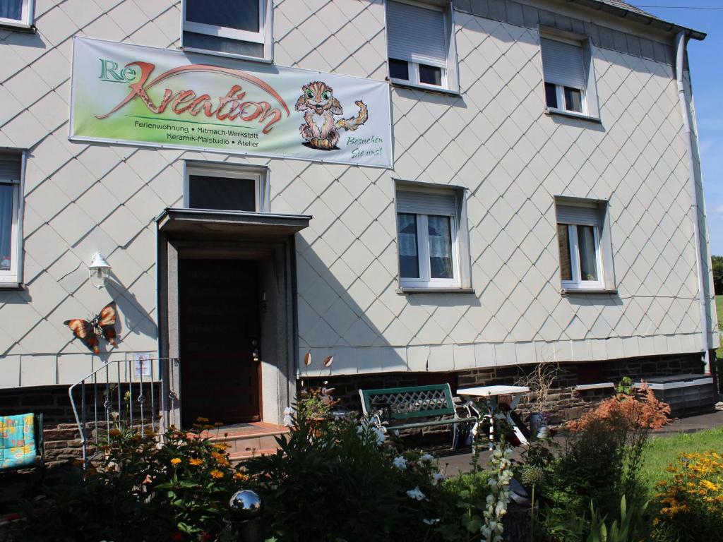 Re-kreation Aachener Straße 12, 54611 Hallschlag