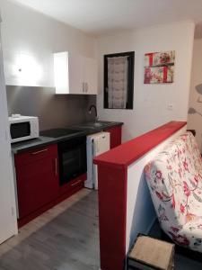 Renovated studios 300m from the Thermes
