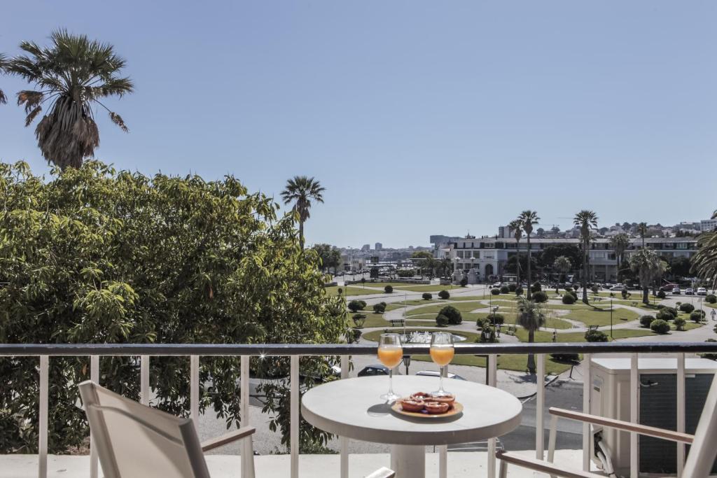 Appartements Rent4Rest Estoril Beachfront Apartments Avenida Clotilde nº52 2765-211 Estoril