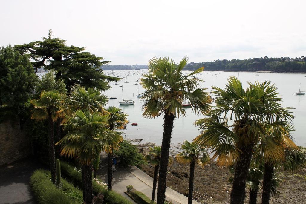 Appartements Résidence du Prieuré 58 boulevard Féart 35800 Dinard