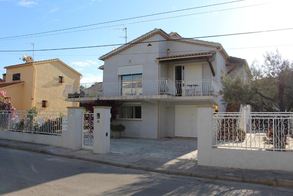 Appartements RESIDENCE INAYA 312 Avenue Joseph Raynaud 83140 Six-Fours-les-Plages