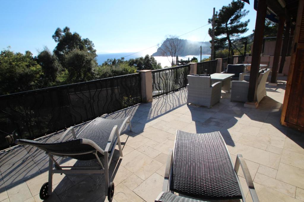 Appartements Résidence Le Golfe Bleu Rue du Plageron 83820 Rayol-Canadel-sur-Mer