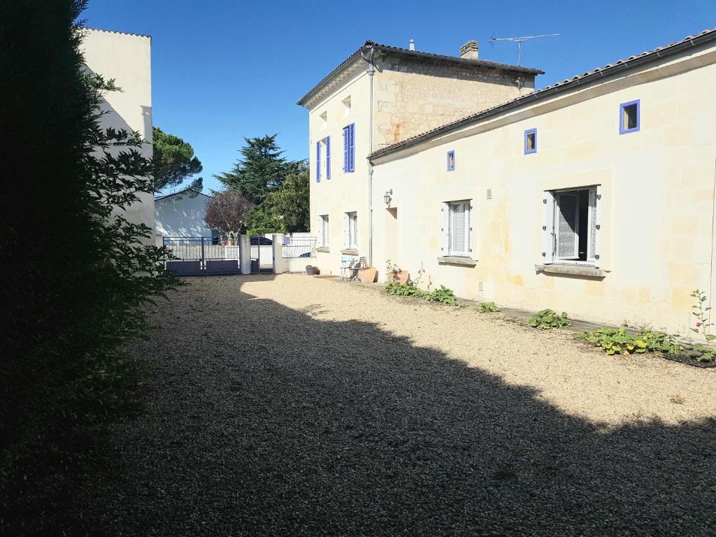 Appartements Résidence Les Logis Du Brandard 49 Rue Ruibet Gâtineau 17500 Jonzac