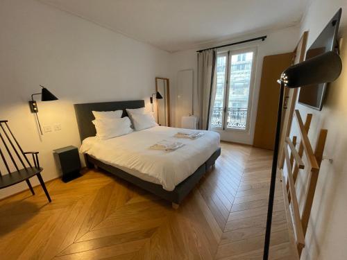 RESIDENCES HARCOURT - Ile Saint Louis - PARIS