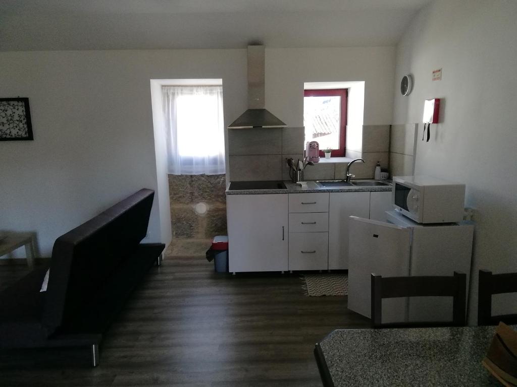 RESIDENCIAS VINHA VELHA Rua São Miguel 68, entre-ambos-os-rios, 4980-312 Ponte da Barca