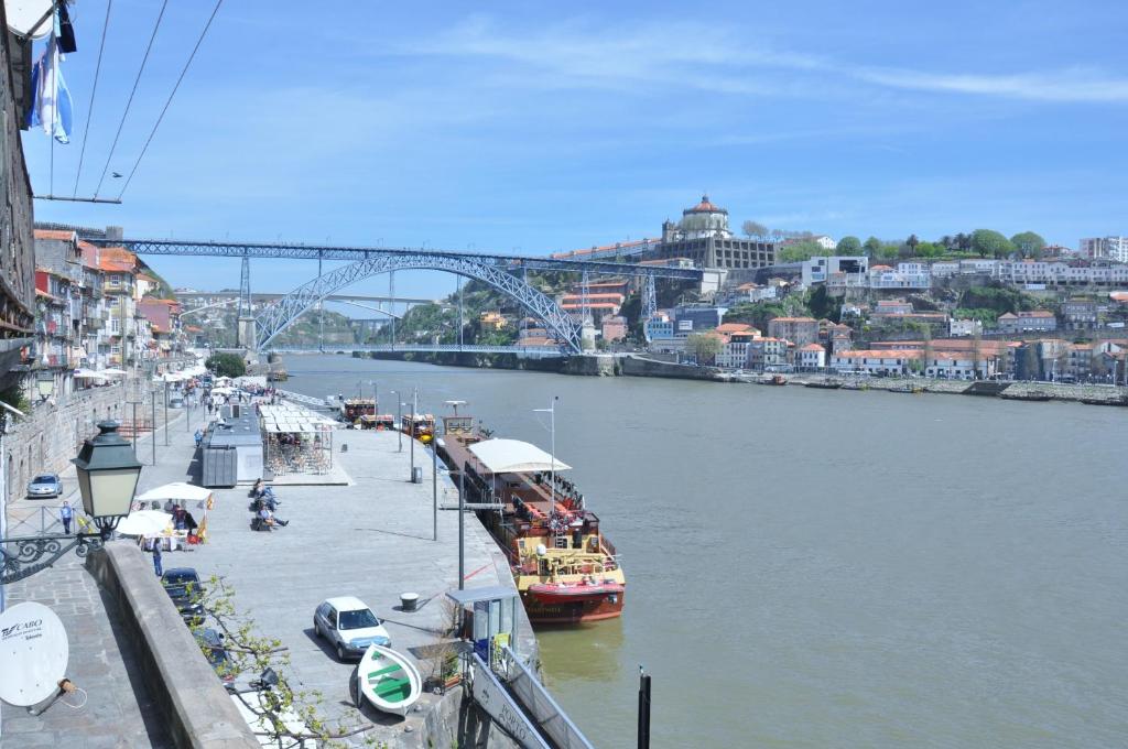 RIBEIRA by YoursPorto Rua da Reboleira nº19, 4050-492 Porto