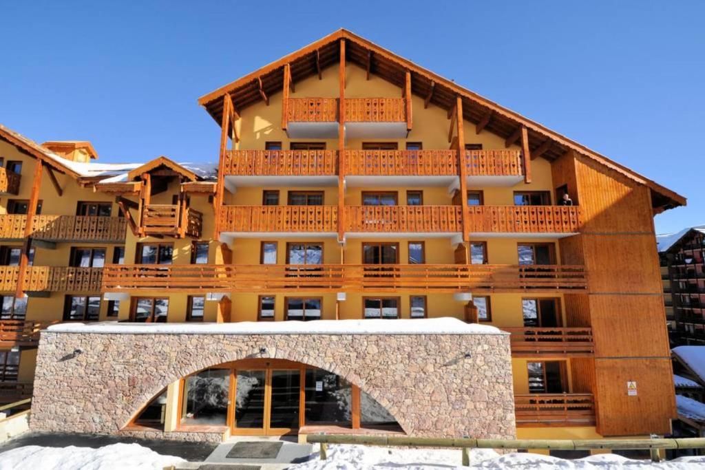 Appartements RisoulSki Antarès - Piscine et Sauna Residence Antares Pelinche 05600 Risoul