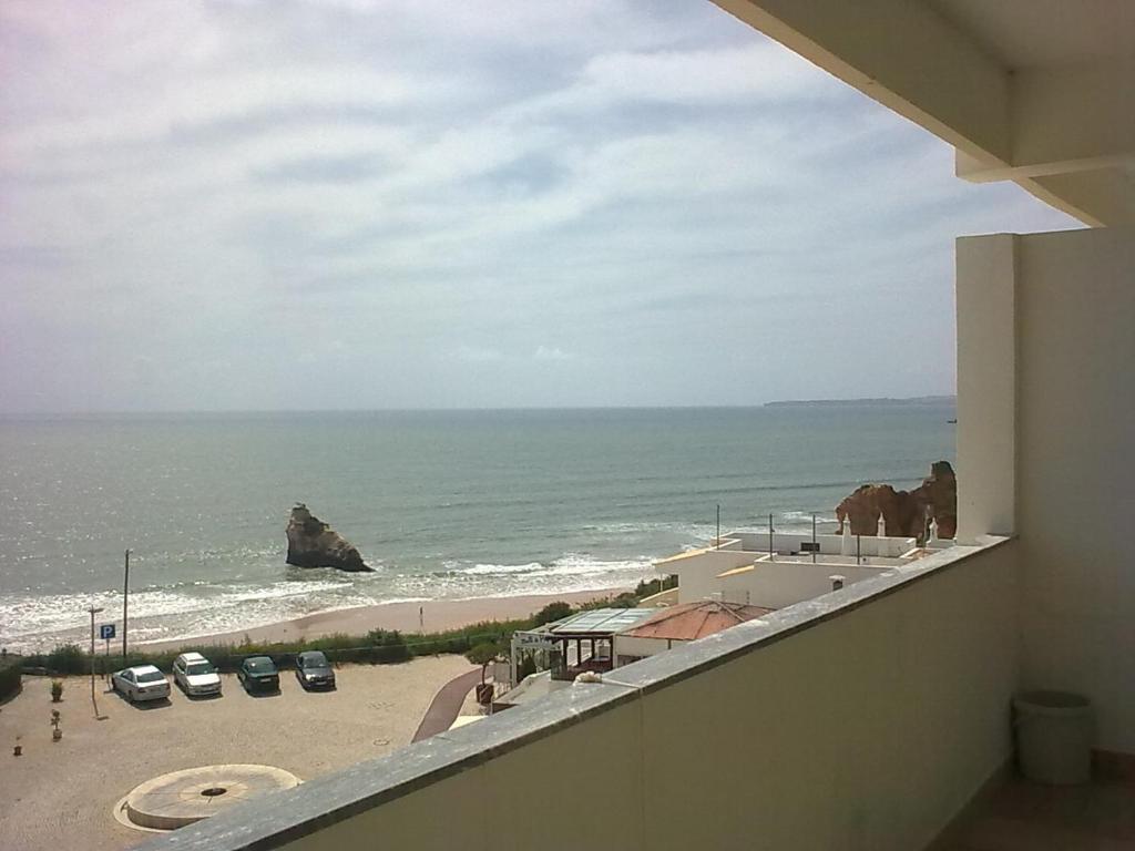 Rocha Praia Mar Beach Front Line Bay Av. Tomás Cabreira, Edifício Rocha Praia Mar, 3º H - Praia da Rocha, 8500-802 Portimão
