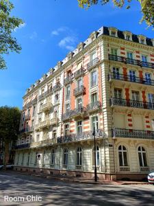 Appartements RoomChic - Les Ambassadeurs 10 Boulevard de Russie 03200 Vichy Auvergne