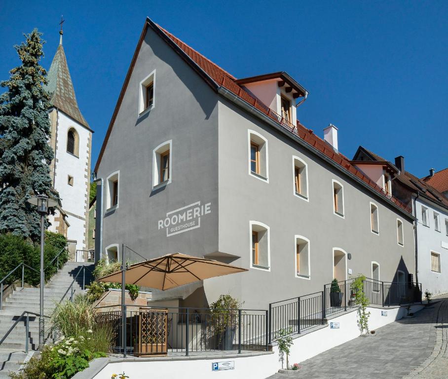 Roomerie 1 Hennebergstraße, 92237 Sulzbach-Rosenberg