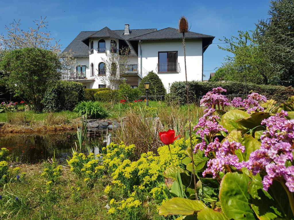 Appartements Rosenschlösschen Unterer Berg 20 56814 Landkern
