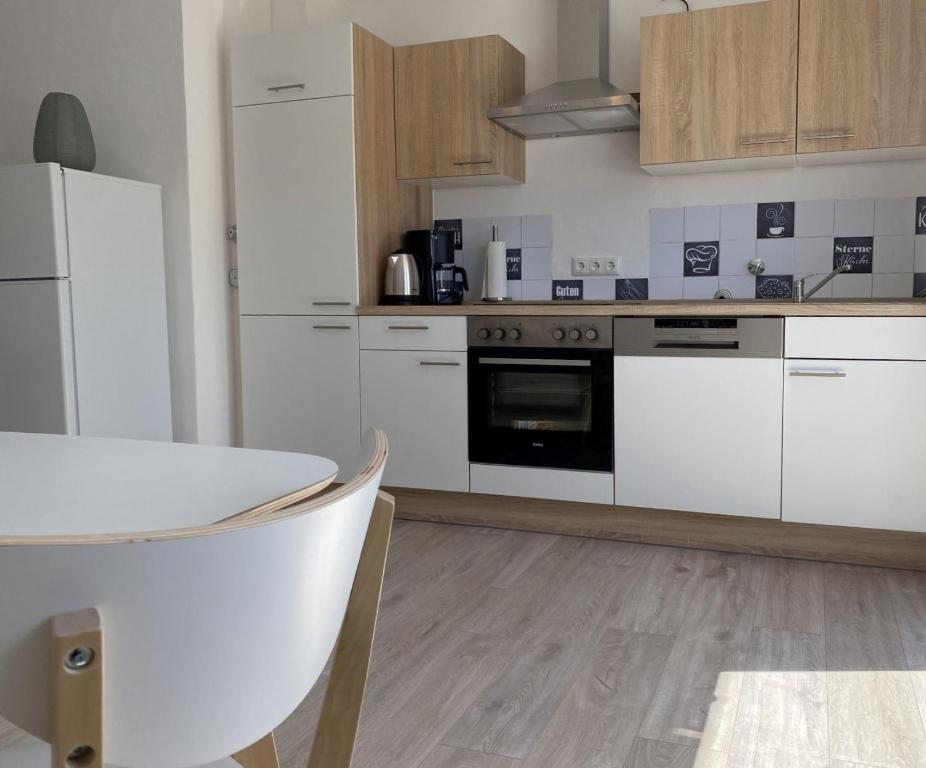 SAD150 - Moderne Monteurwohnungen in Schwandorf mit Balkon 10 Kantstraße 3, 92421 Schwandorf in Bayern