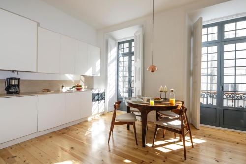 Santa Catarina Apartments by Les Deux Mariettes